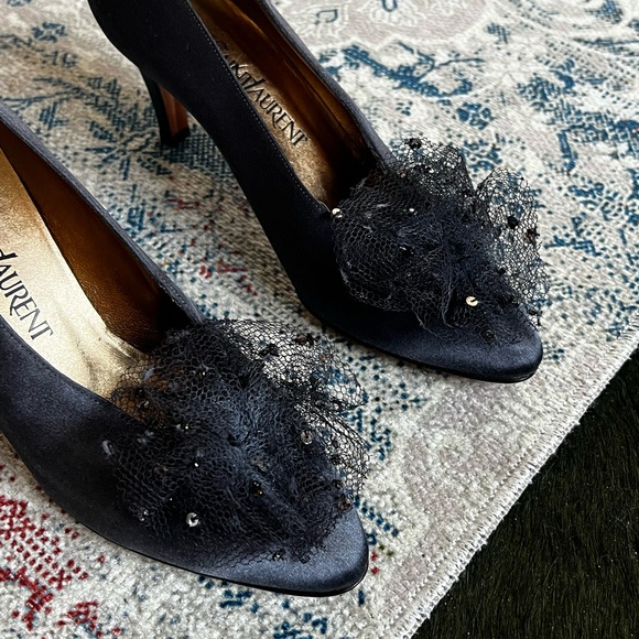 Yves Saint Laurent Vtg. Satin heels - Picture 7 of 12